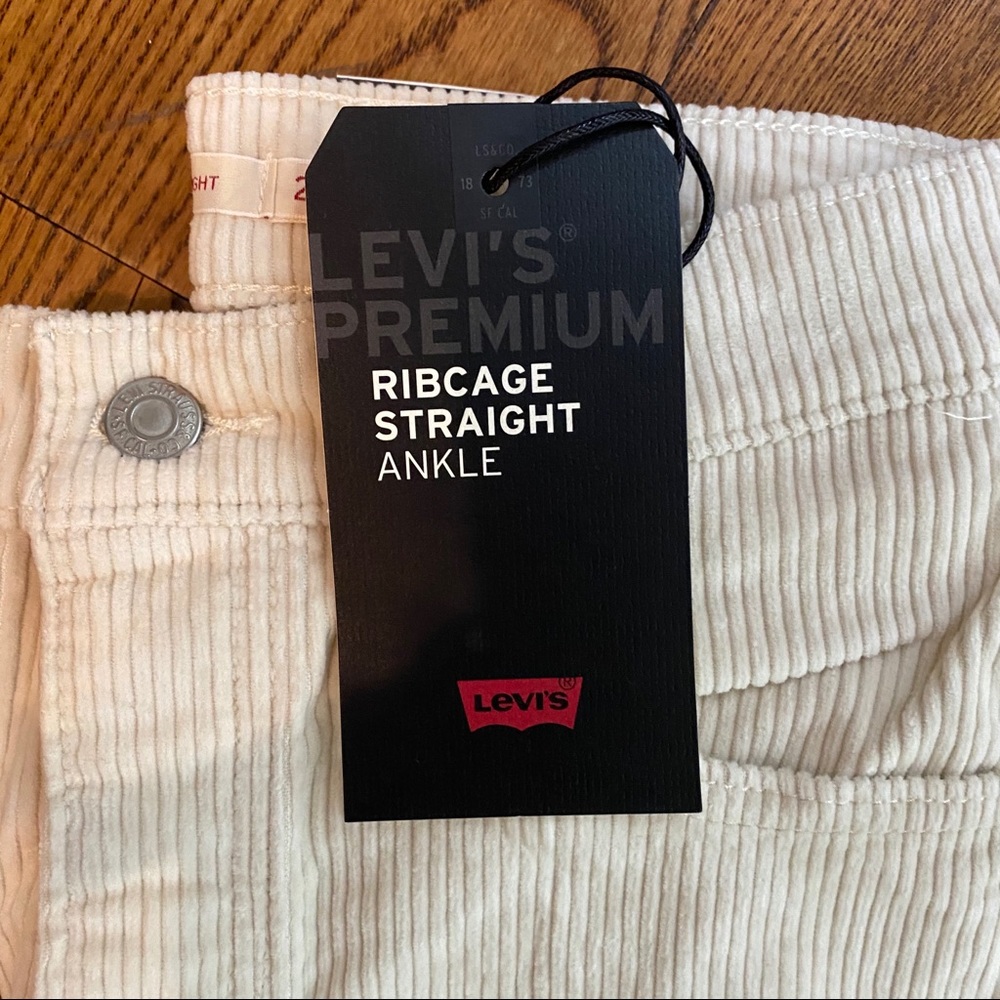NWT Levi’s Ribcage Straight Ankle Corduroy Pants - Picture 13 of 15